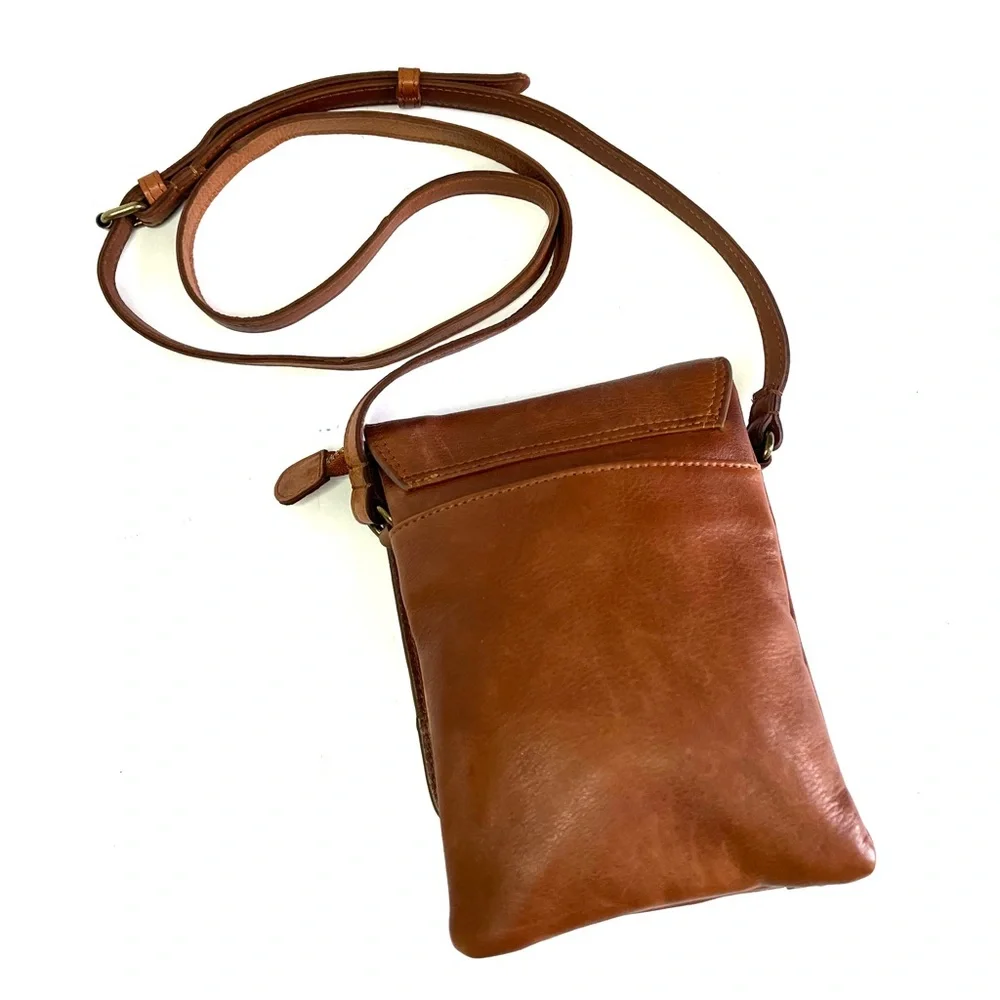 Oak & Tan Linzia Cognac Leather Crossbody Bag - Picture 11 of 14